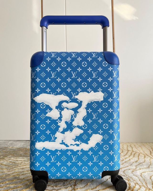 Louis Vuitton Horizon 55 Monogram Blue Women’s Luggage 21.7in/55cm M23202