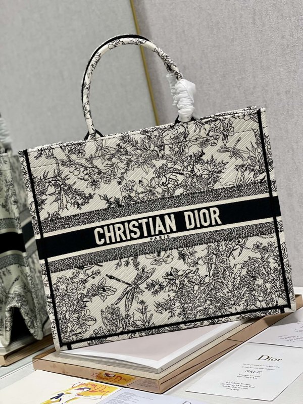 Christian Dior Large Dior Book Tote de Jouy Flowers Embroidery, Black/Beige, For Women Women’s Handbags, Shoulder Bags, 42cm CD M1286ZTQW_M808