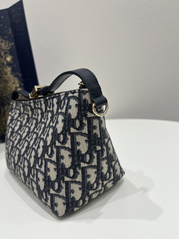 Dior Medium Diortravel Nomad Pouch Blue For Women 8.5in/ 22cm S5554OTZQ_M928