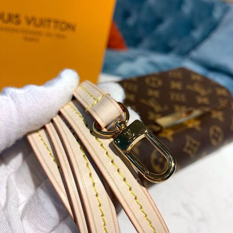 Louis Vuitton Favorite PM Monogram Canvas For Women, Women’s Handbags, Shoulder And Crossbody Bags 9.5in/24cm LV M40717