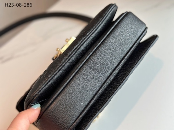 Louis Vuitton Pochette Métis East West Black For Women 8.5in/21.5cm M46595