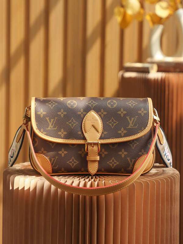 [True-to-ORIGINAL] Louis Vuitton Diane Satchel Brown For Women 24cm / 9.4in M45985