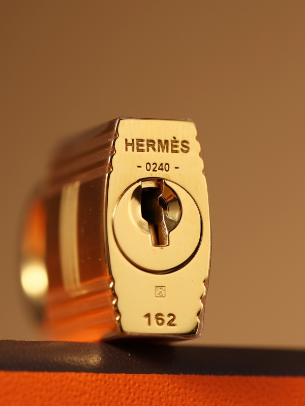 Hermes Kelly Epsom Gold Tone Lock Bag Cream For Women 9,8in/25cm