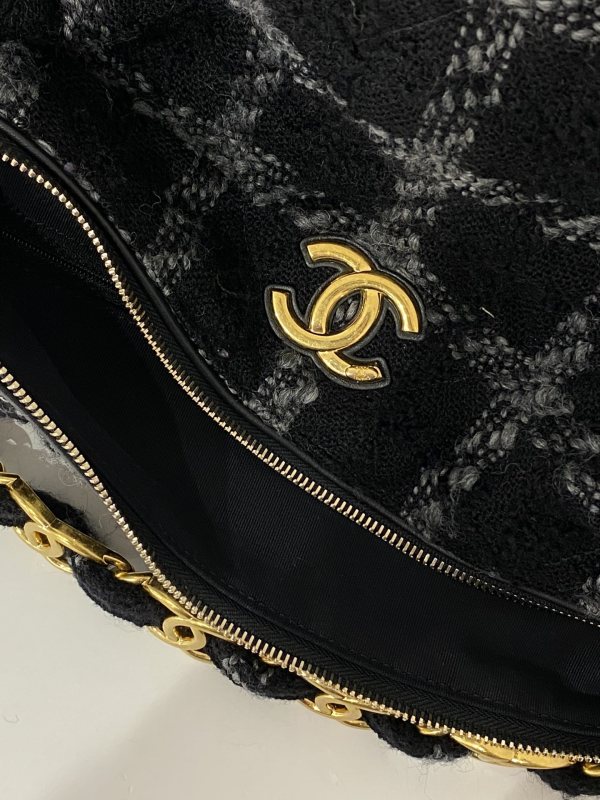 Chanel Maxi Hobo Bag Black For Women 17.6in/45cm AS3632