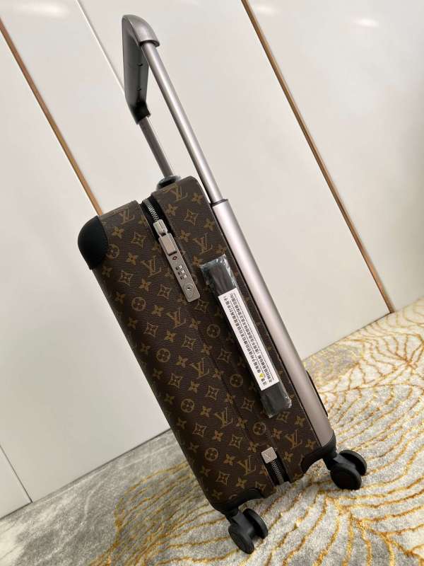 Louis Vuitton Horizon 55 Brown 21.7in/55cm