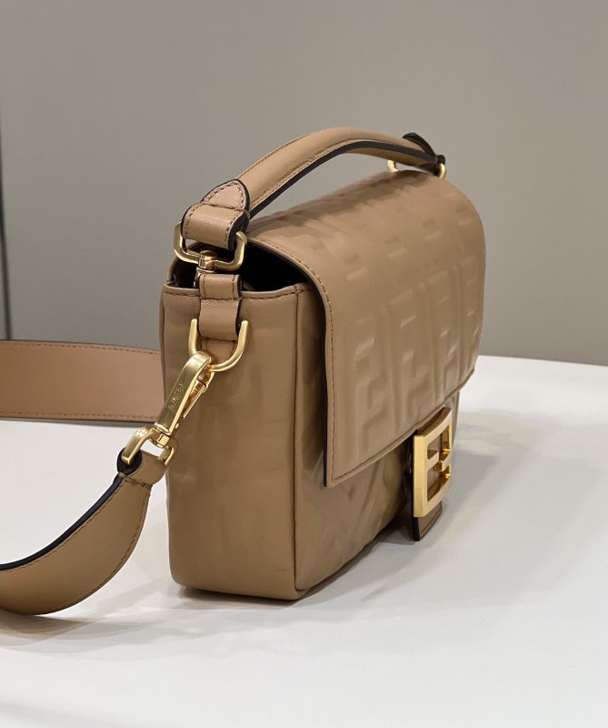 Fendi Baguette Brown For Women, Women’s Handbags, Shoulder And Crossbody Bags 10.6in/27cm FF 8BR600