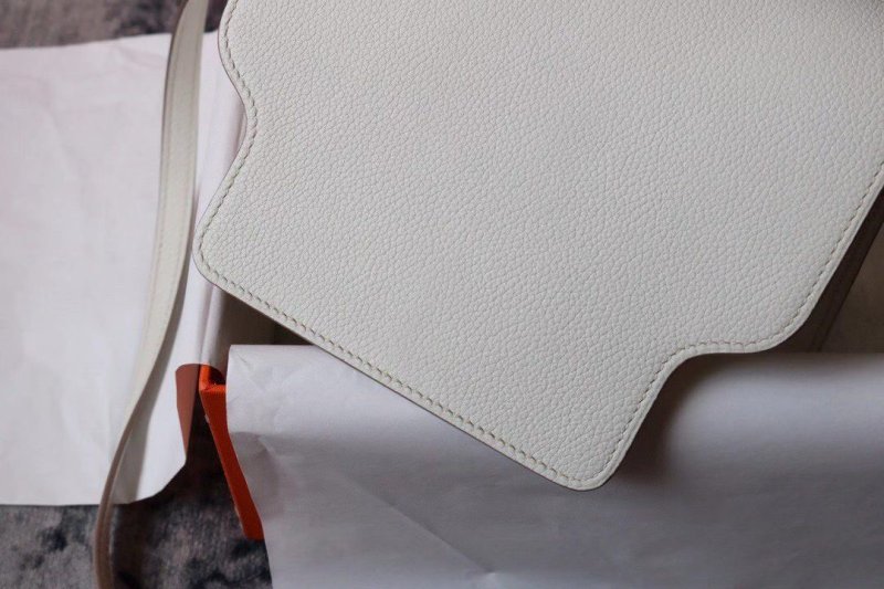Hermes Evercolor Sac Roulis 23 White For Women, Women’s Handbags, Shoulder Bags 9in/23cm