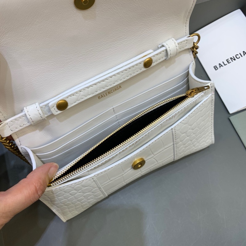 Balenciaga Hourglass Wallet On Chain in White, For Women, Women’s Bags 7.6in/19cm 6560501LRGM9016
