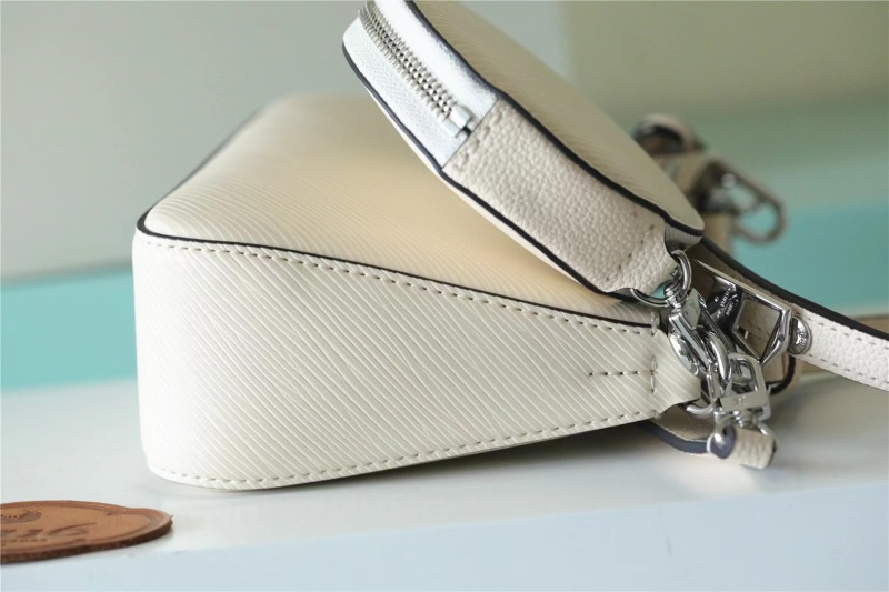 Louis Vuitton Marellini White For Women‎ 7.5in/19cm M20999