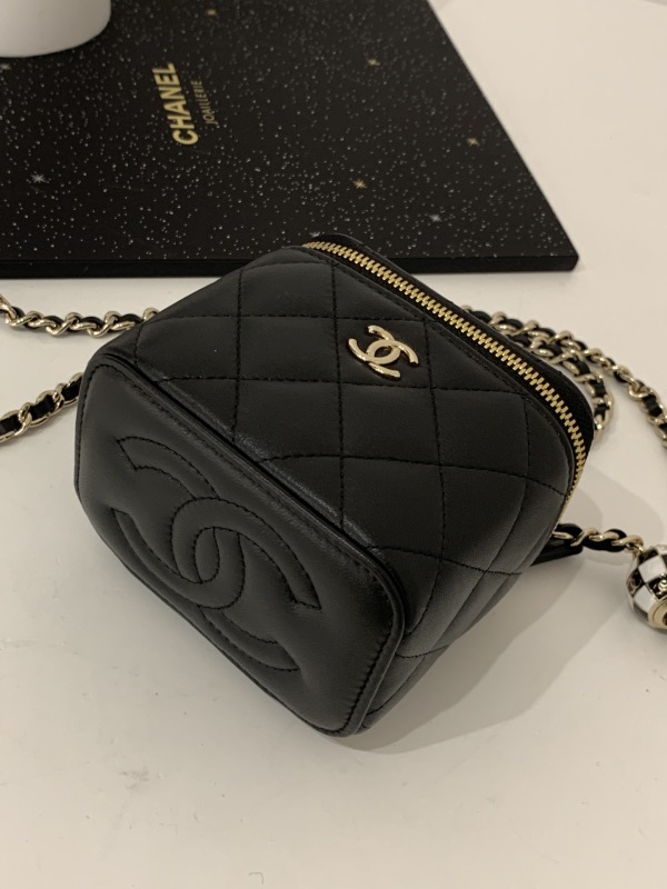 Chanel Vanity With Chain Mini Black For Women 4.3 in / 11 cm