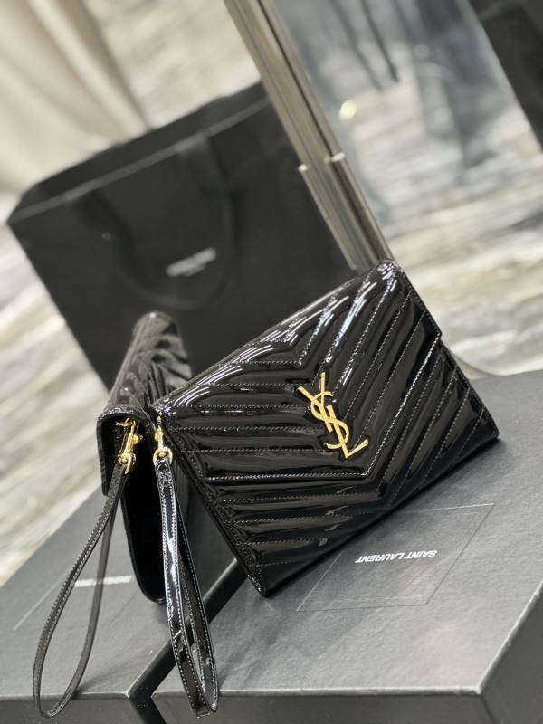 Saint Laurent Cassandre Matelasse Black For Women‎ 8.3in/21cm