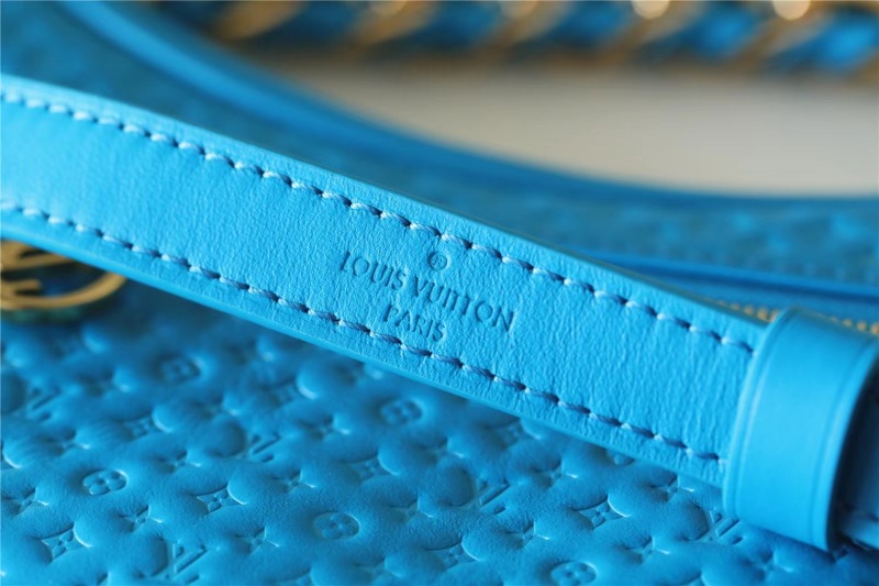 Louis Vuitton Loop Blue For Women‎ 9.1in/23.1cm