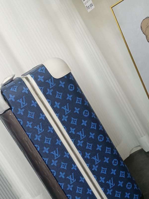 Louis Vuitton Monogram Everyday Horizon 55 Blue Women’s Luggage 21.7in/55cm