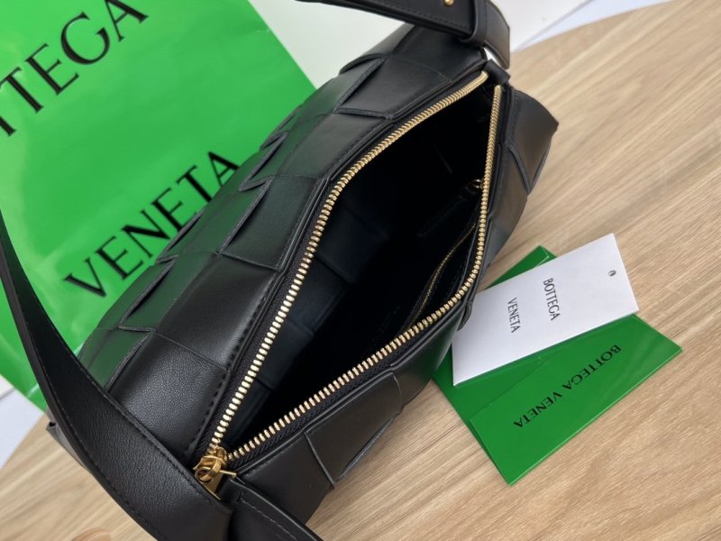 Bottega Veneta Brick Cassette Black, For Women, Women’s Bags 11in/28cm