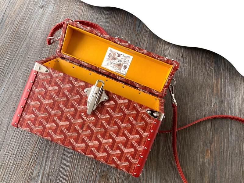 Goyard Cassette Trunk Bag Red For Women‎ 5.9in/15cm CASSETPMLTY02CL02P