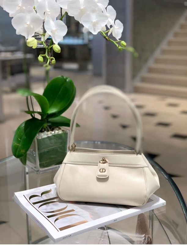Christian Dior Small Dior Key Bag White For Women 8.5in/22cm M1844OBEQ_M49U