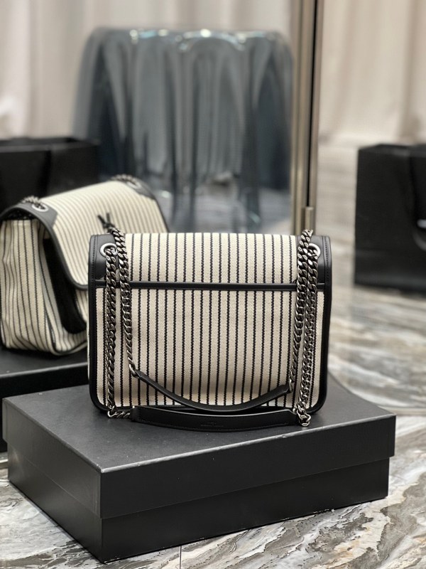 Saint Laurent Niki Medium Bag White For Women‎ 11in/28cm 633150.FAACF-9583