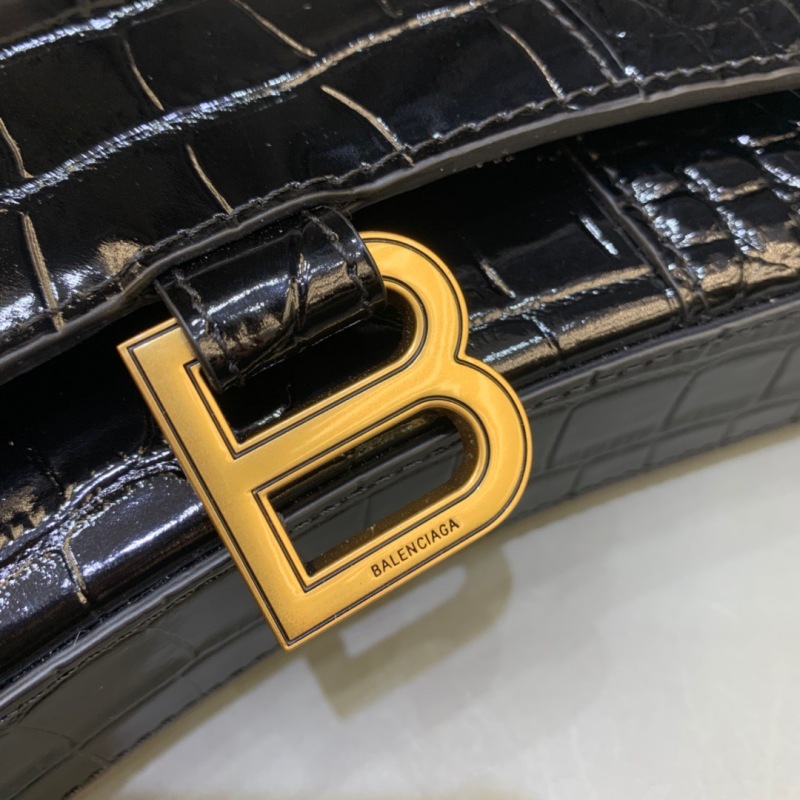 Balenciaga Hourglass Wallet On Chain in Black, For Women, Women’s Bags 7.6in/19cm  6560501LRGM1000