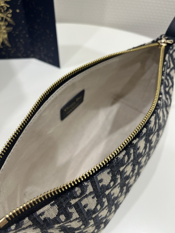 Dior Medium Diortravel Nomad Pouch Blue For Women 8.5in/ 22cm S5554OTZQ_M928