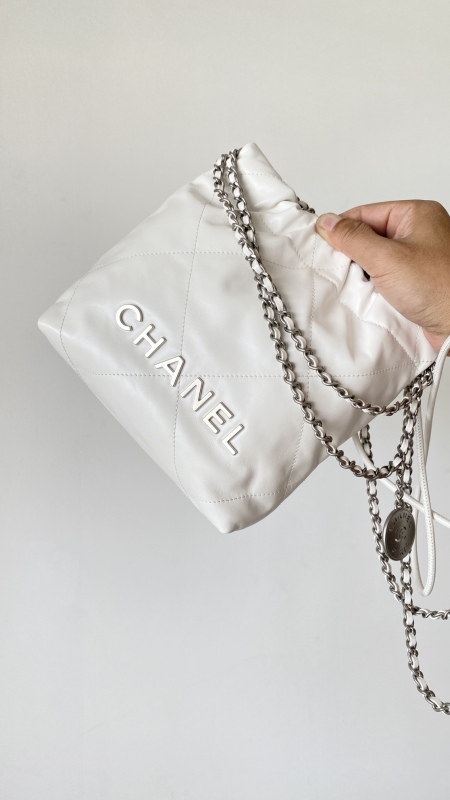 [True-to-ORIGINAL] Chanel 22 Mini Bag Silver Tone White For Women 7,1in/18cm