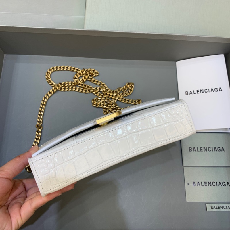Balenciaga Hourglass Wallet On Chain in White, For Women, Women’s Bags 7.6in/19cm 6560501LRGM9016