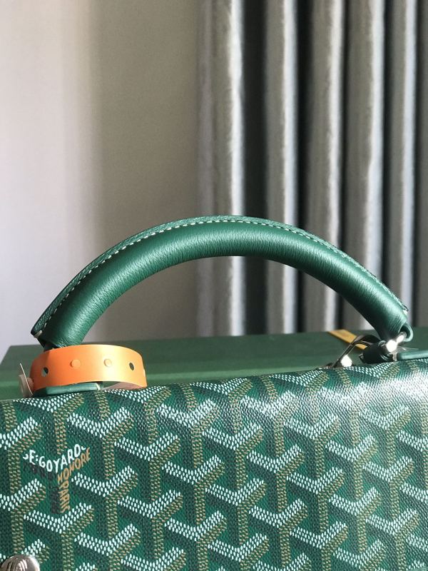 Goyard Saint Léger Backpack Green For Women‎ 14.6in/37cm STLEGEMMLTY09CG09P