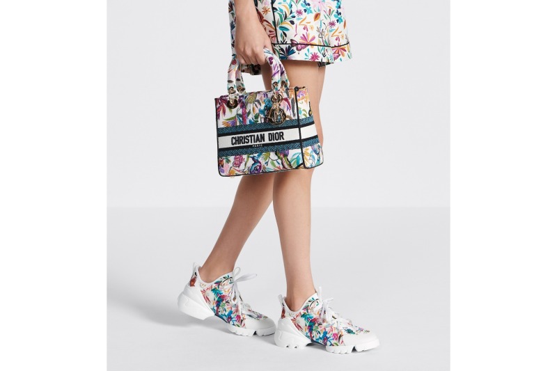Christian Dior Medium Lady D-Lite Bag White Multicolor For Women M0565OECJ_M933 – 24 Cm/ 9.5 Inches