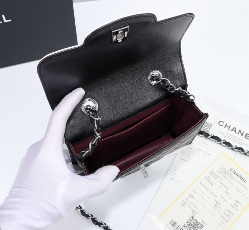Chanel 19 Handbag 7in/18cm Black/White For Women