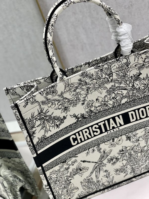 Christian Dior Large Dior Book Tote de Jouy Flowers Embroidery, Black/Beige, For Women Women’s Handbags, Shoulder Bags, 42cm CD M1286ZTQW_M808