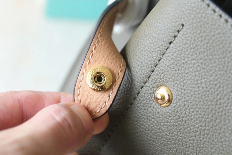 Louis Vuitton Lock Me Ever BB Shouder Bags Green Khaki For Women 11.02in/28cm M20797