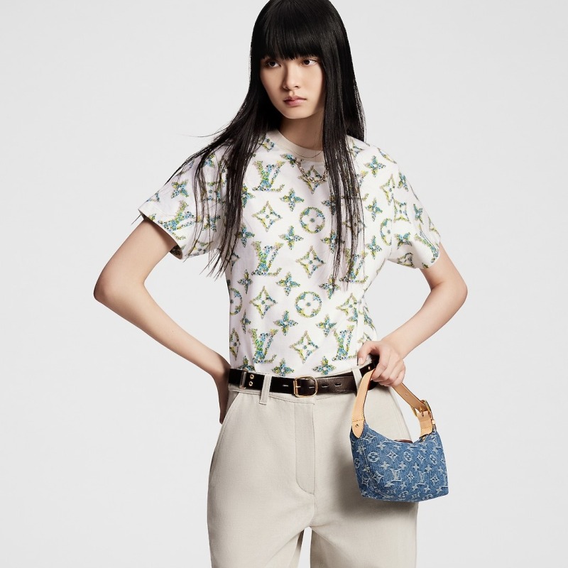 Louis Vuitton Hills Pochette Blue Denim For Women M82949 – 7.3 Inches / 18.5 Cm
