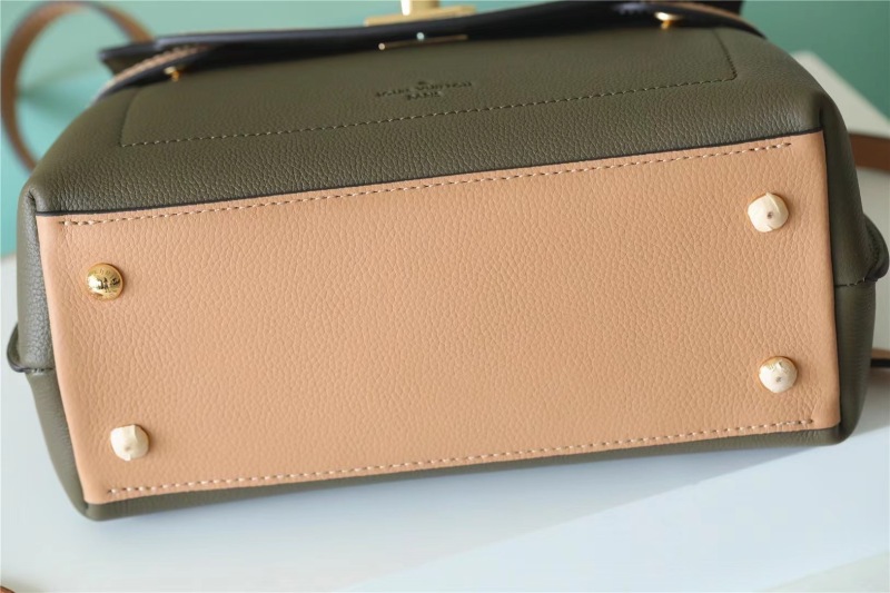 Louis Vuitton Lock Me Ever BB Shouder Bags Green Khaki For Women 11.02in/28cm M20797