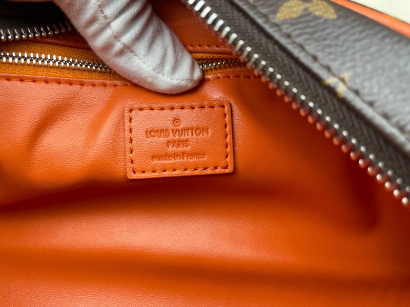 Louis Vuitton Dopp Kit Toiletry Bag Orange 11in/28cm M46765