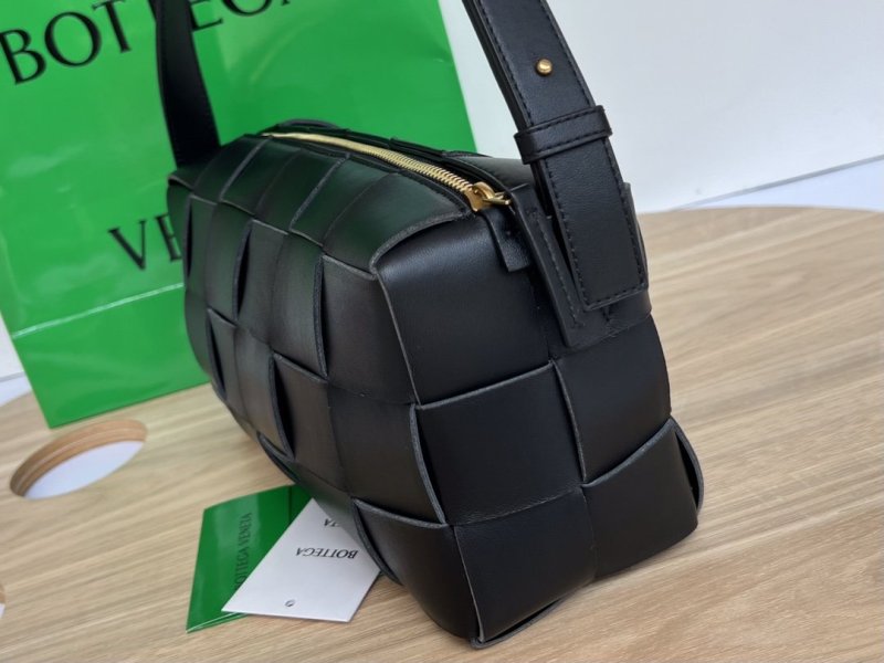 Bottega Veneta Brick Cassette Black, For Women, Women’s Bags 11in/28cm