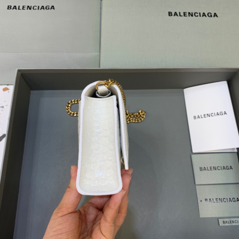 Balenciaga Hourglass Wallet On Chain in White, For Women, Women’s Bags 7.6in/19cm 6560501LRGM9016
