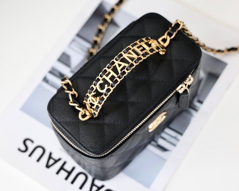 Chanel Small Vanity Case Black For Women 6.7in/17cm AS3171