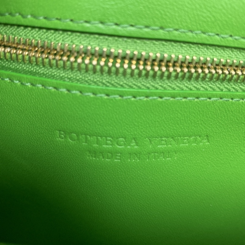 Bottega Veneta Padded Cassette Green, For Women, Women’s Bags 10.2in/26cm 591970VCQR13724
