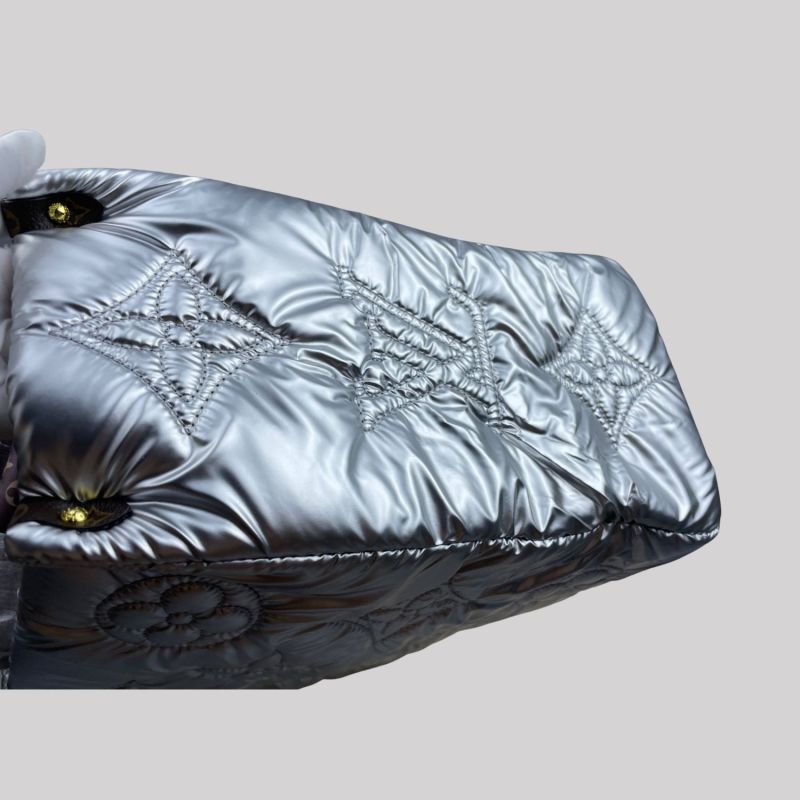 Louis Vuitton Pillow Onthego GM Gold For Women 16.1in/41cm LV M21053