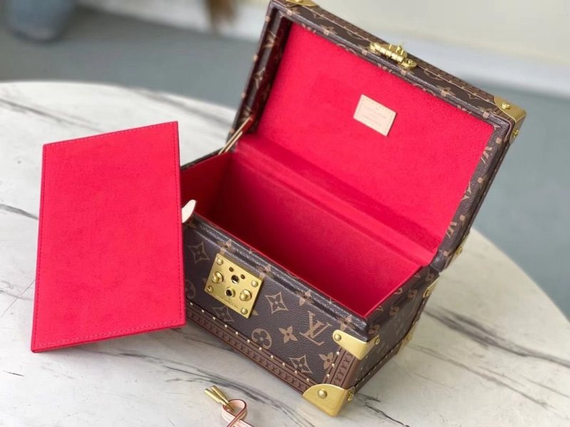 Louis Vuitton Coffret Tresor 24 Red For Women 9.8in/25cm M47023