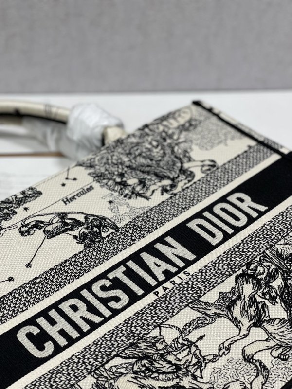 Christian Dior Medium Dior Book Tote Bag, Black/White, For Women Women’s Handbags, Shoulder Bags, 36cm CD M1296ZRHZ_M941
