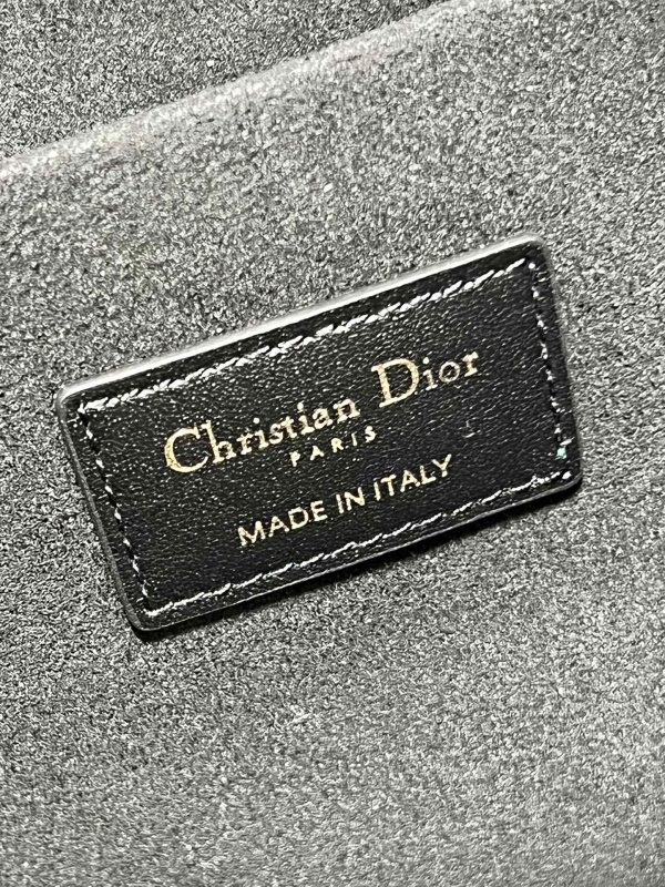 Dior Medium Dior Essential Tote Bag Black For Women 14.7in/37cm M8721OZVJ_M900