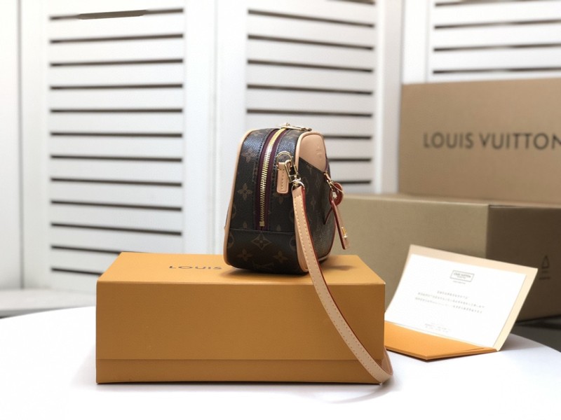 Louis Vuitton Deauville Mini Monogram Canvas By Nicolas Ghesquiere For Women, Women’s Handbags, Shoulder And Crossbody Bags 8.3in/22cm LV M45528