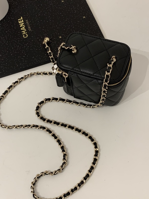 Chanel Vanity With Chain Mini Black For Women 4.3 in / 11 cm