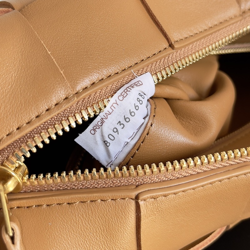 Bottega Veneta Brick Cassette Light Brown For Women‎ 11in/28cm