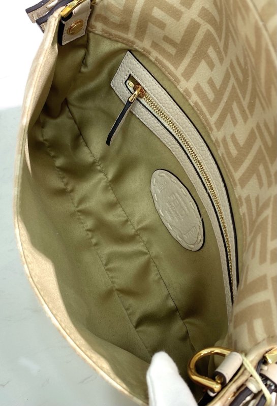 Fendi Baguette 1997 Wool Bag Beige For Women, Women’s Handbags, Shoulder Bags 10.6in/27cm FF 8BR792