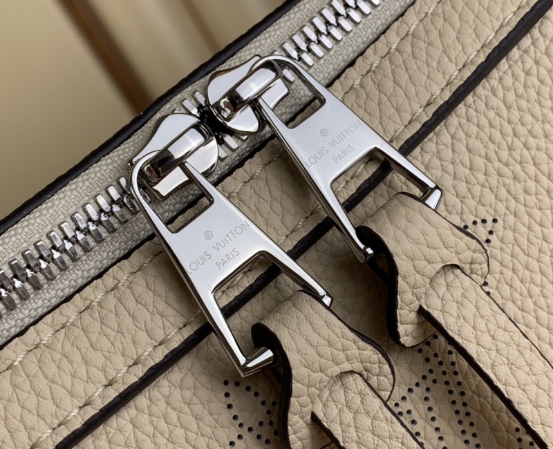 Louis Vuitton Hand It All MM Grey For Women 12.6in/32cm M24133