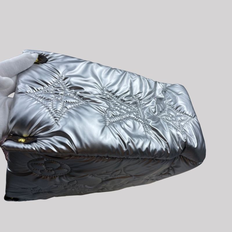 Louis Vuitton Pillow Onthego GM Gold For Women 16.1in/41cm LV M21053