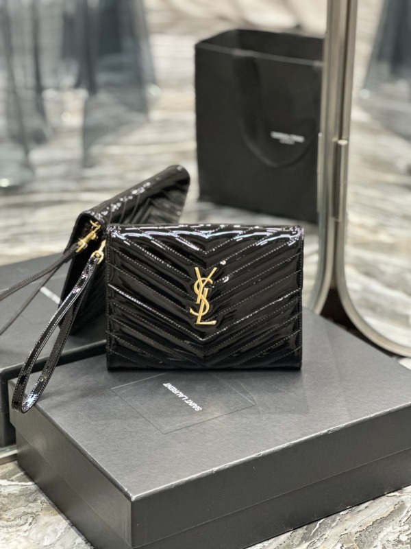 Saint Laurent Cassandre Matelasse Black For Women‎ 8.3in/21cm