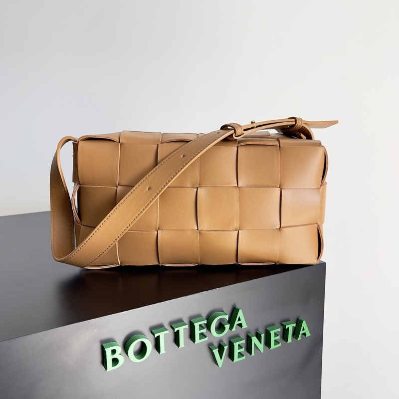 Bottega Veneta Brick Cassette Light Brown For Women‎ 11in/28cm