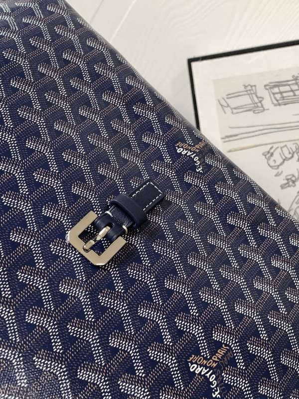Goyard Capetien MM Messenger Bag Navy Blue For Women‎ 10.2in/26cm CAPETIMMLTY12CG12P